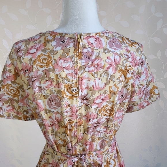 Vintage 90s Romantic Floral Pleat Front Knee Length Dress Bentley Yellow Pink 6 - Picture 11 of 16